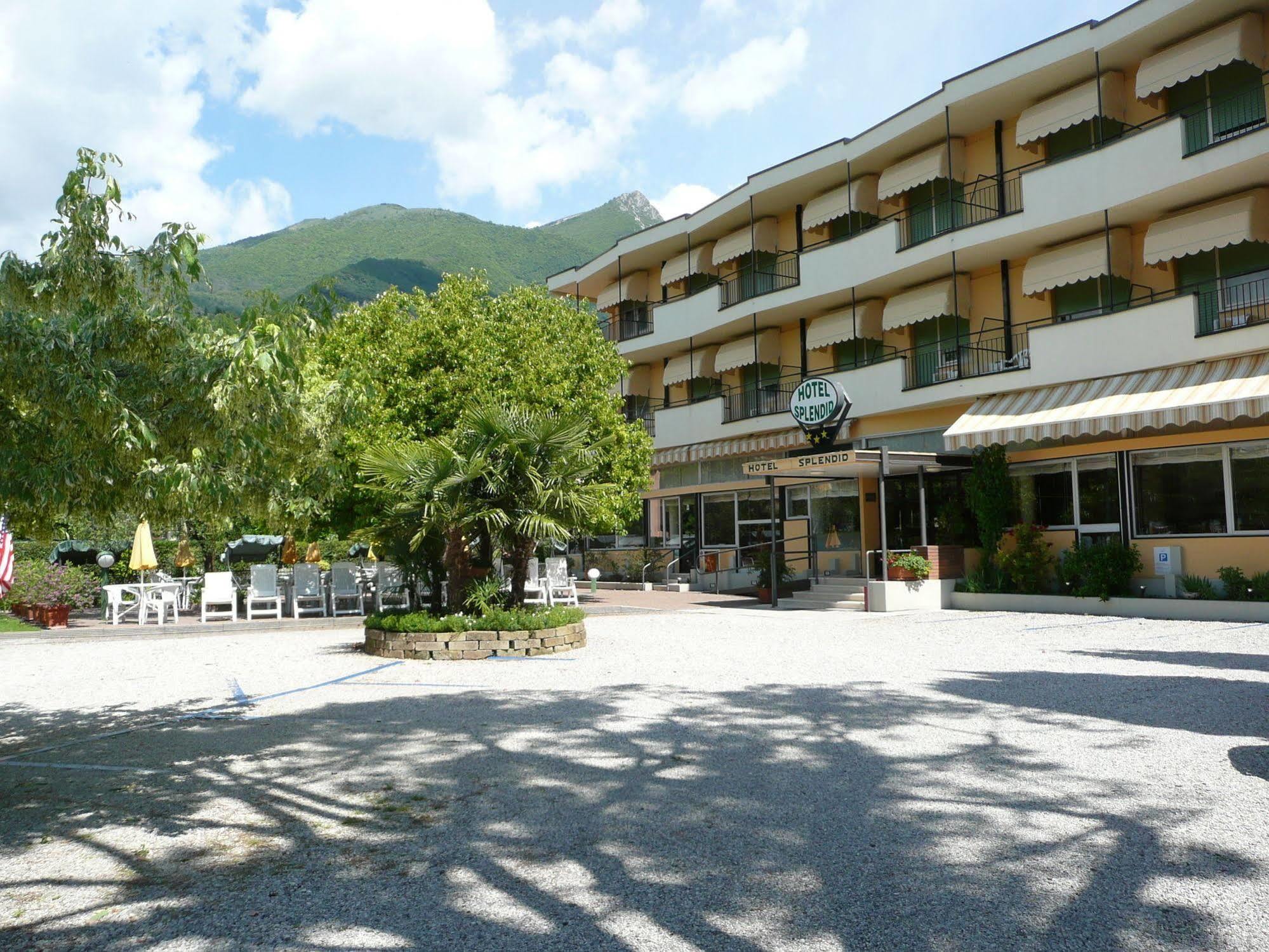 Hotel Splendid Toscolano Maderno Exterior photo